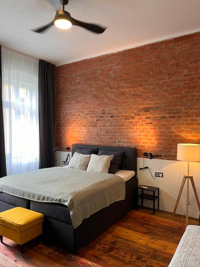 Four Rooms Carlsbad Authentic Карловы Вары Экстерьер фото