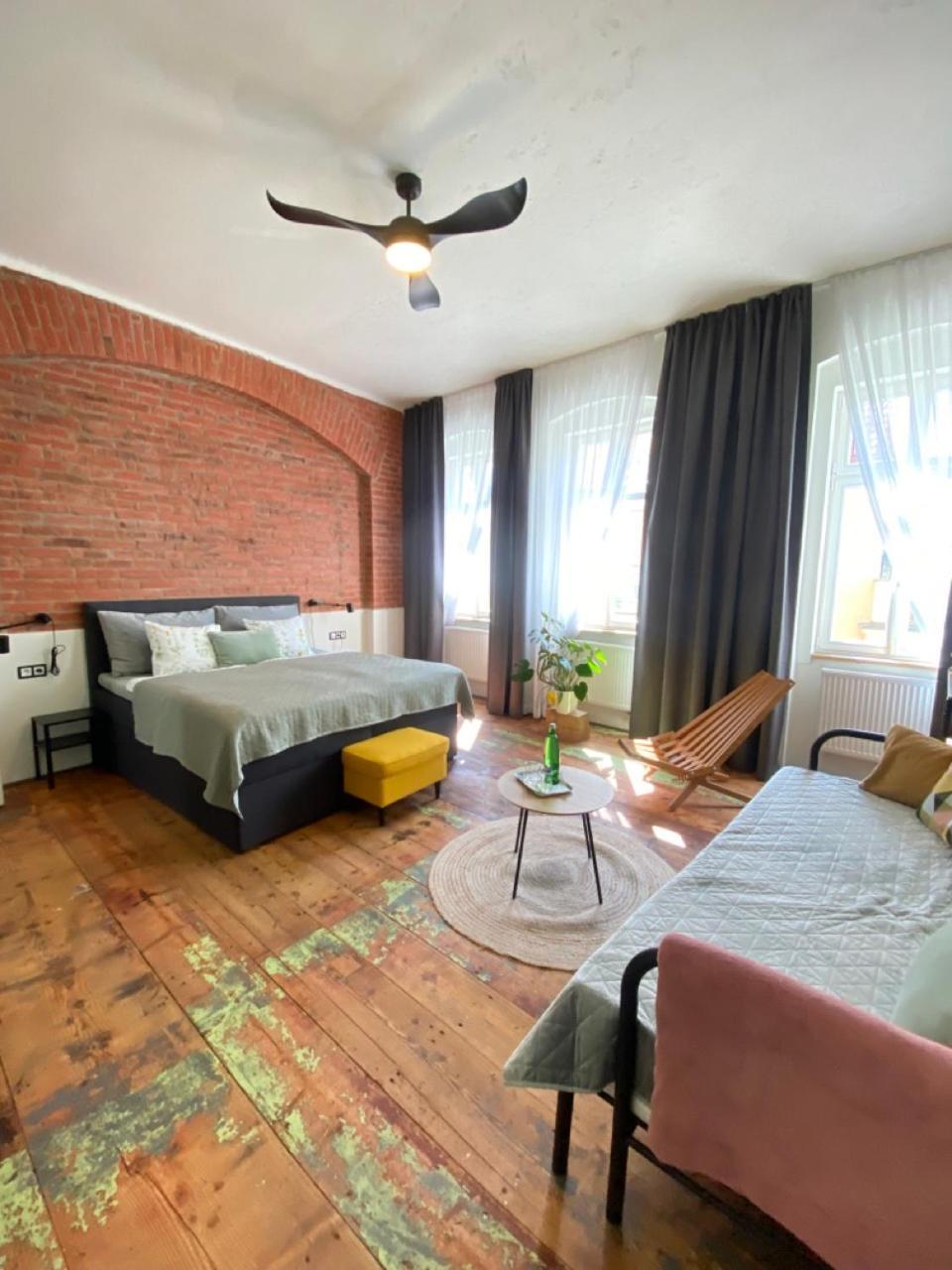 Four Rooms Carlsbad Authentic Карловы Вары Экстерьер фото