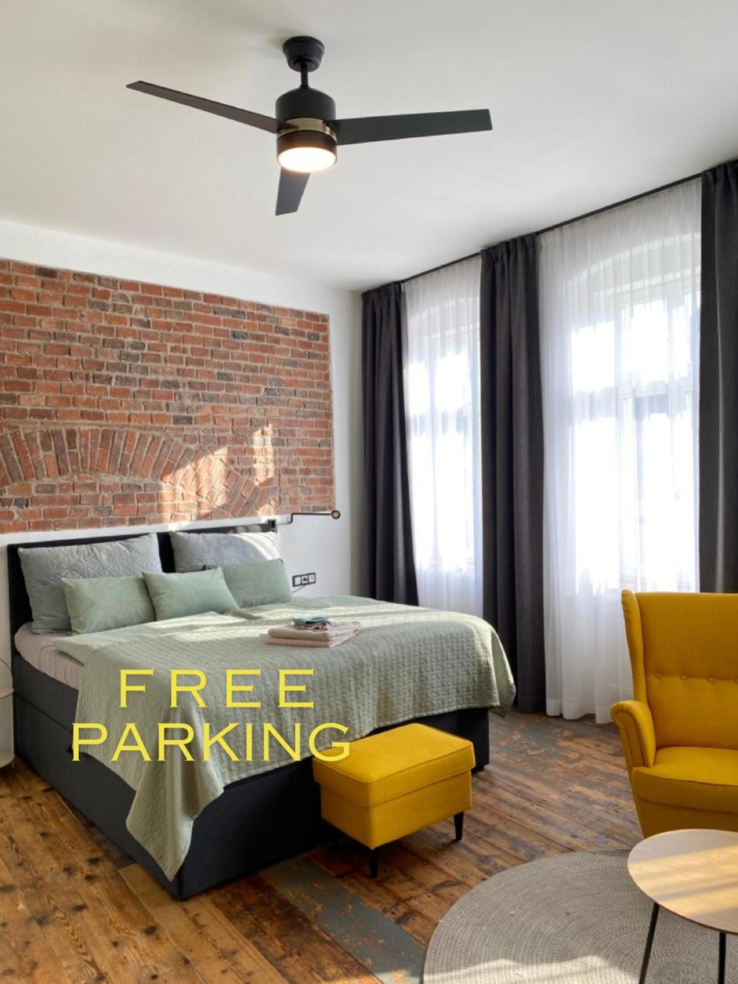 Four Rooms Carlsbad Authentic Карловы Вары Экстерьер фото
